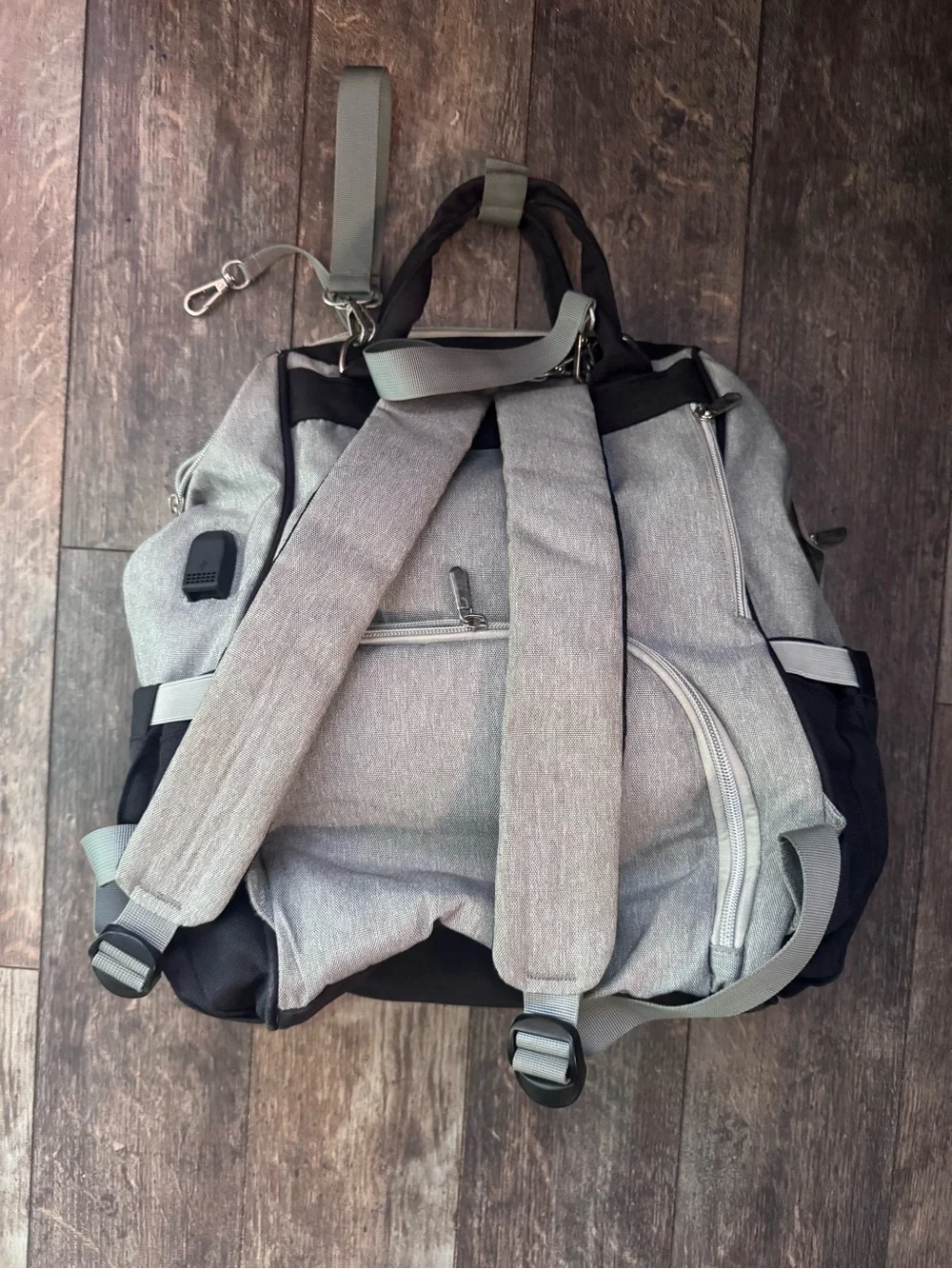 Lightweight Two-Tone Gray & Black Men’s Backpack